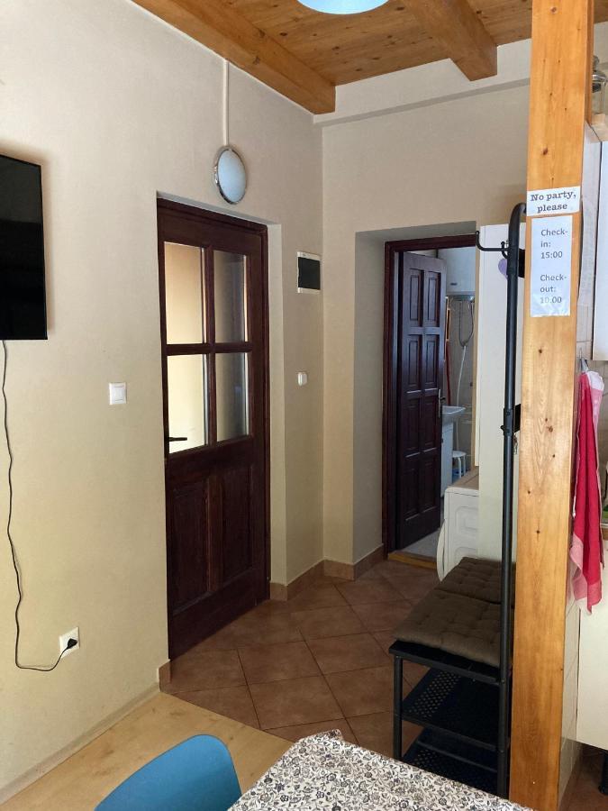 35 Vendeghaz Pecs Apartment Exterior photo
